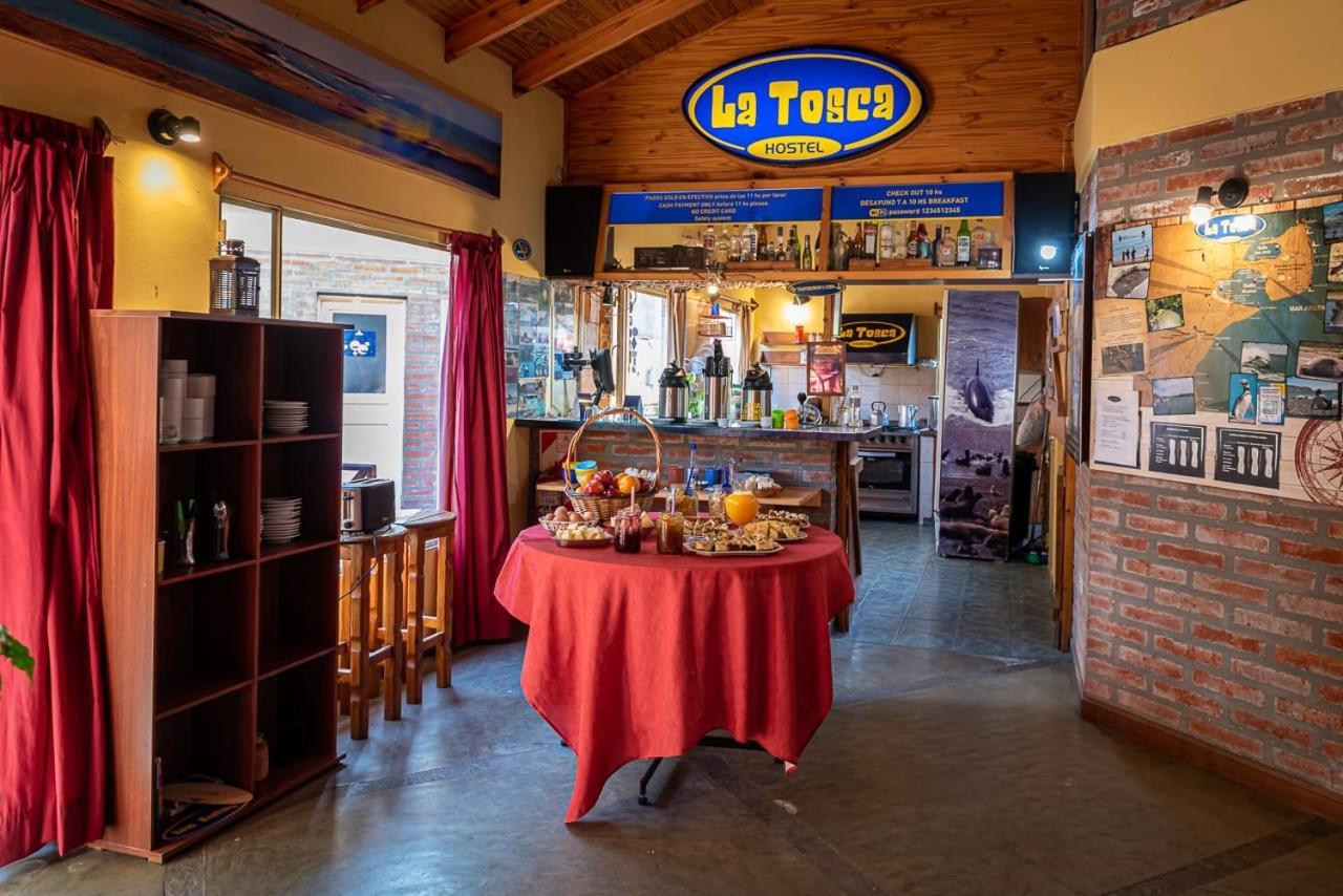 La Tosca Hostel Пуерто Мадрин Екстериор снимка