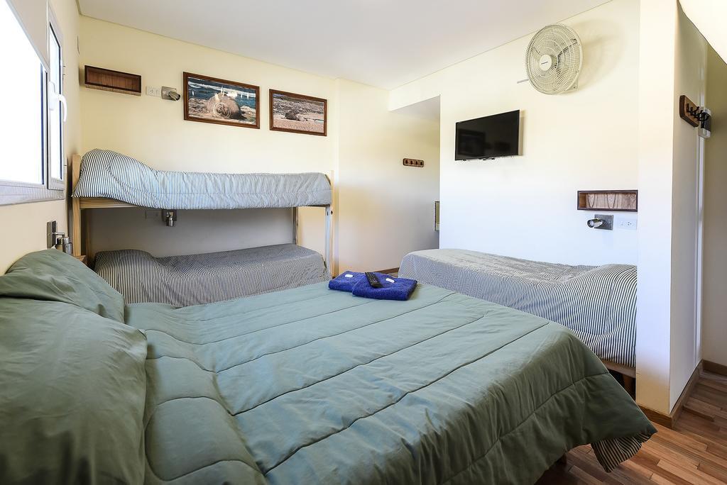 La Tosca Hostel Пуерто Мадрин Екстериор снимка