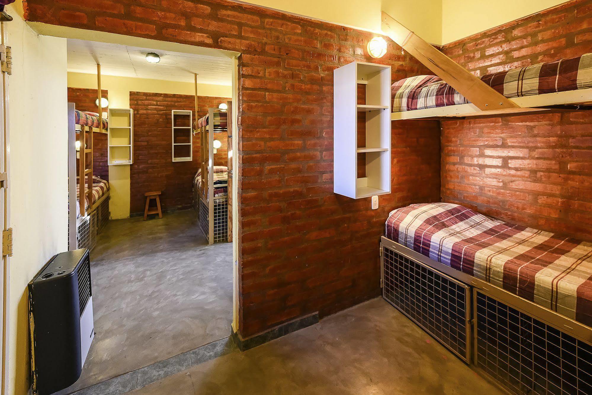 La Tosca Hostel Пуерто Мадрин Екстериор снимка