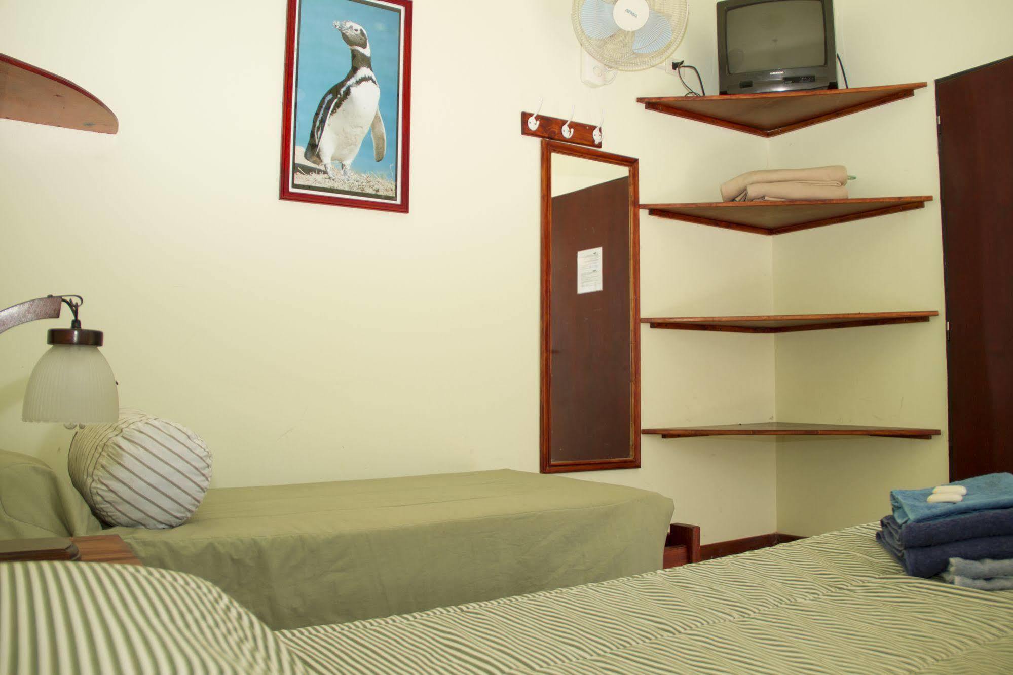La Tosca Hostel Пуерто Мадрин Екстериор снимка