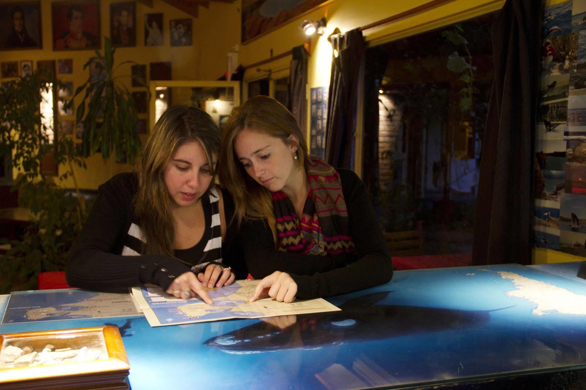 La Tosca Hostel Пуерто Мадрин Екстериор снимка