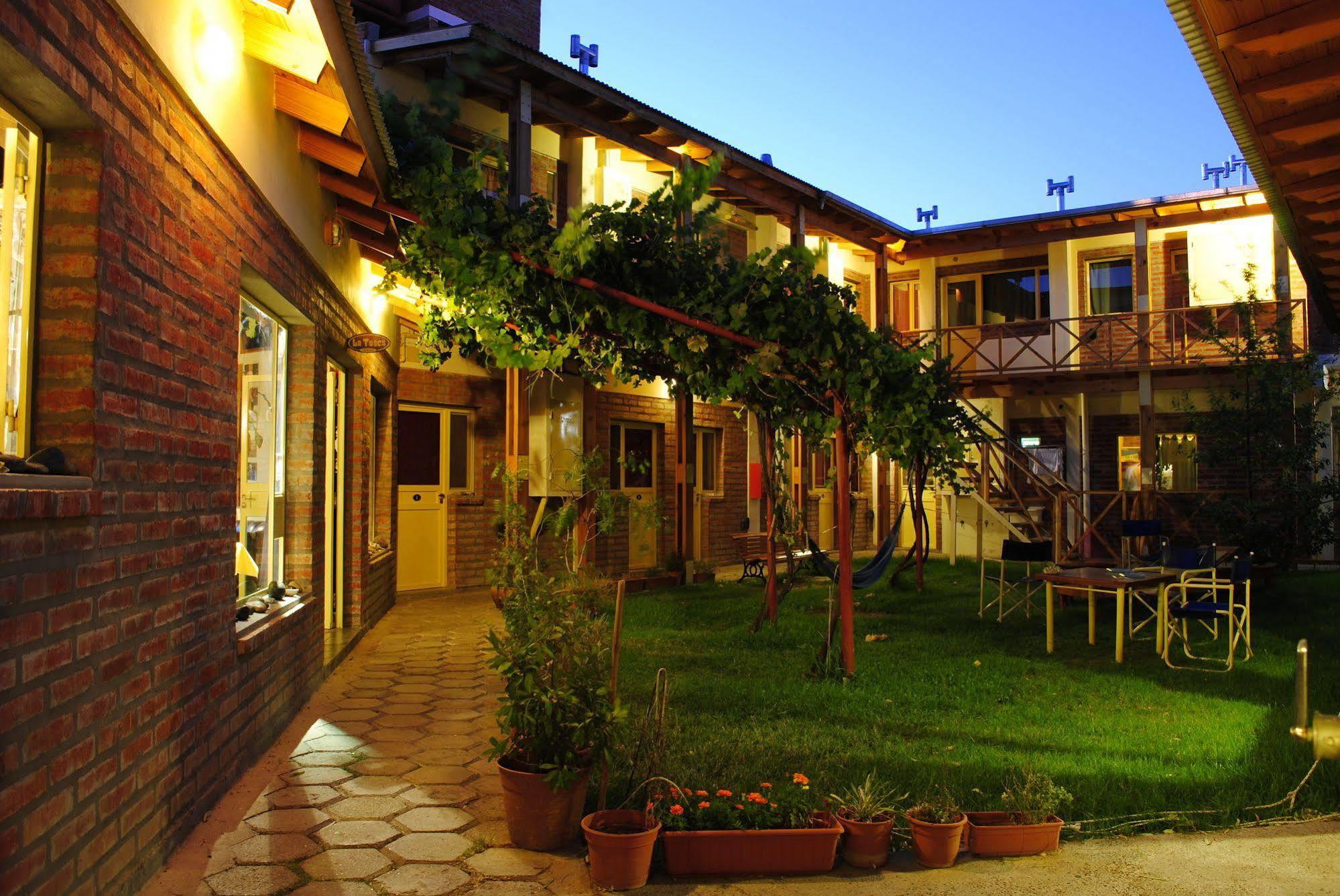 La Tosca Hostel Пуерто Мадрин Екстериор снимка